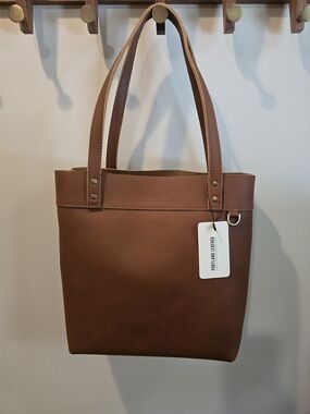 Portland Leather Medium Montana Tote Classic In The Color Honey